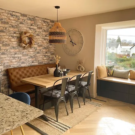 Stylish, Central Home With Open-Plan Living Fort William Exterior photo